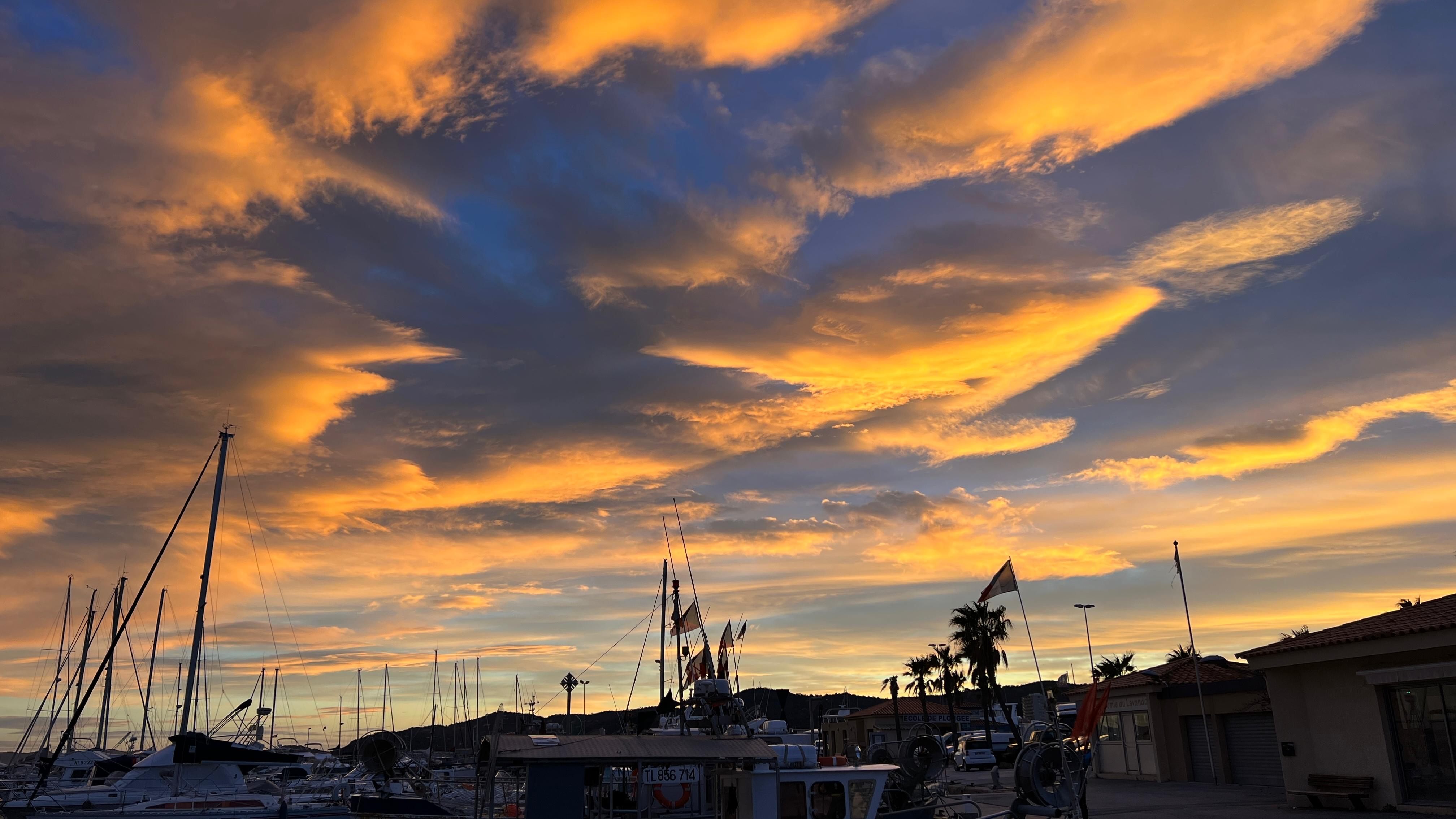 Le port du Lavandou au coucher du soleil